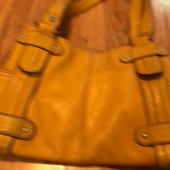 Large Gold Handbag - Picture 2 of 3